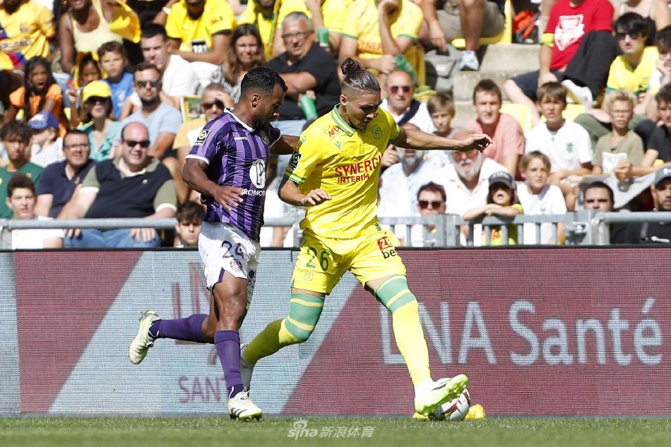 球员间的竞 球员间的竞